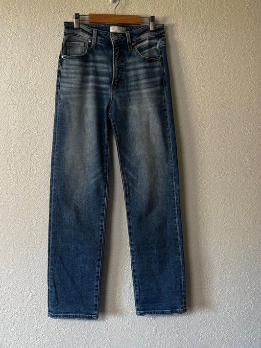 High Rise Straight Jean